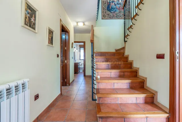 ¡¡ Impresionante chalet dividido en dos viviendas con piscin - foto 4