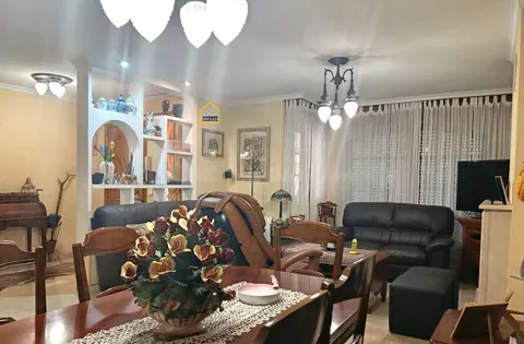 Dúplex de 4 dormitorios, porche y patio en San José.