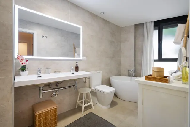Amplio Piso en Venta en el Corazón de Almería — 25