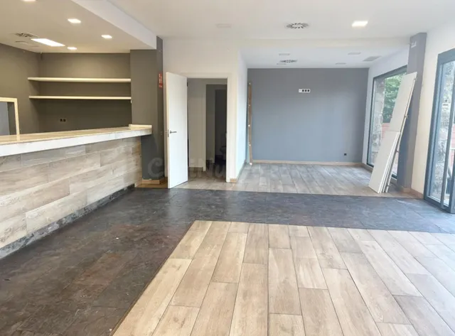 Local comercial 1 habitación 185m² en alquiler - Valdelacasa — 3