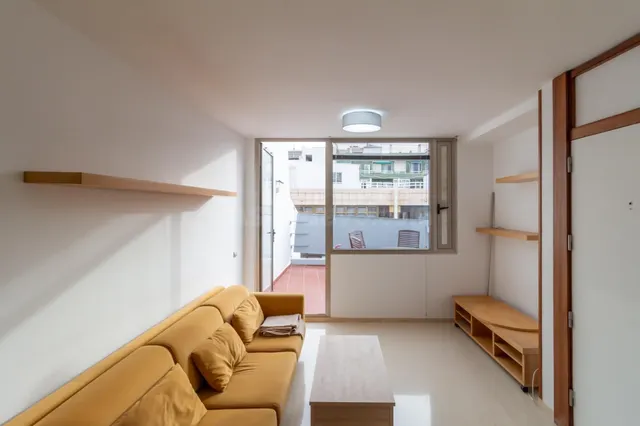 ¡Ático exclusivo e independiente con terraza en pleno Triana - foto 2