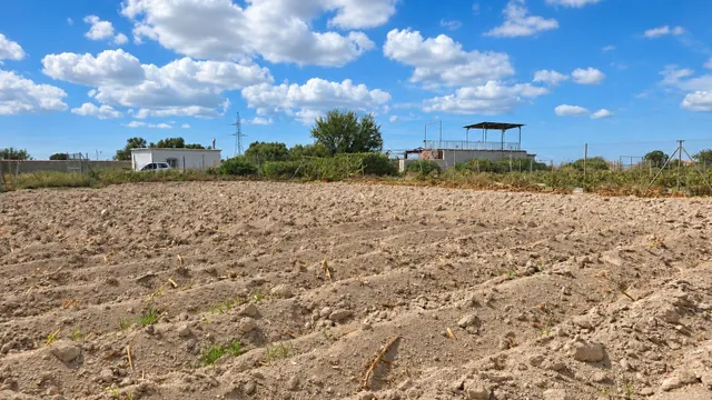 Parcela segregada - rústica con edificación para reformar en miralamar — 6