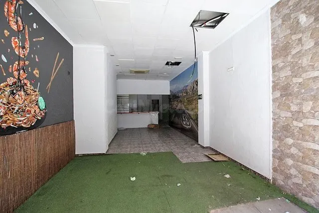 Local comercial 169m² en venta - Zona Pueblo — 3