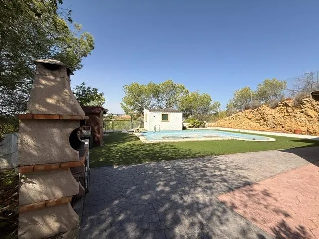 CHALET EN VENTA EN EL ESPARRAGAL — 24