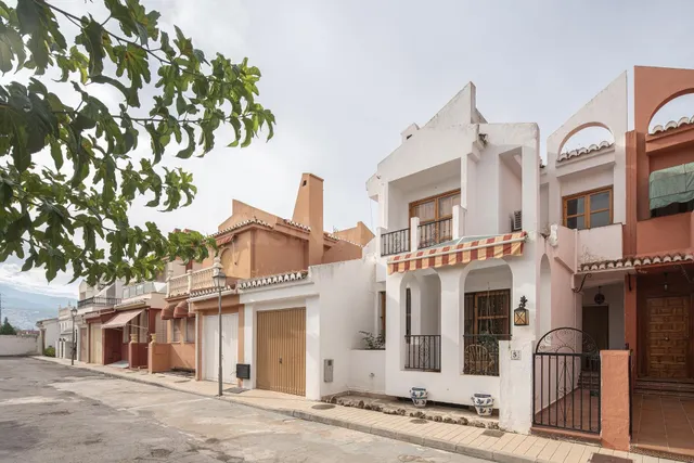 Casa 4 habitaciones 246m² en venta - Granada — 2