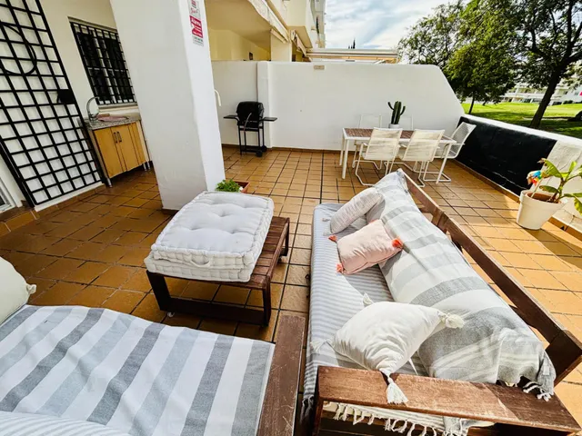 PISO DE TRES DORMITORIOS CON VISTAS AL CAMPO DEL GOLF — 28