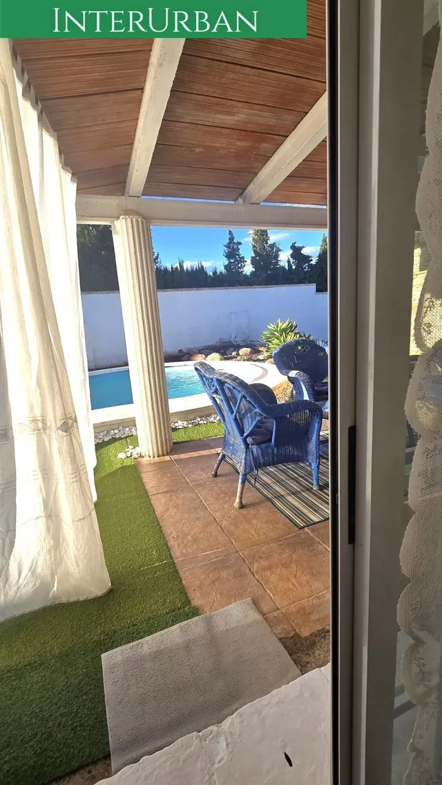 Espectacular chalet independiente con piscina privada y gran parcela en La Pobla de Vallbona — 32