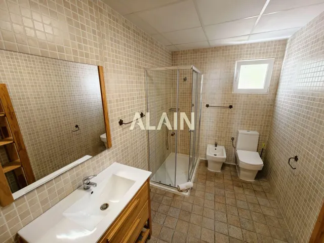 Casa en venta en playa de la malvarrosa de Valencia. — 36