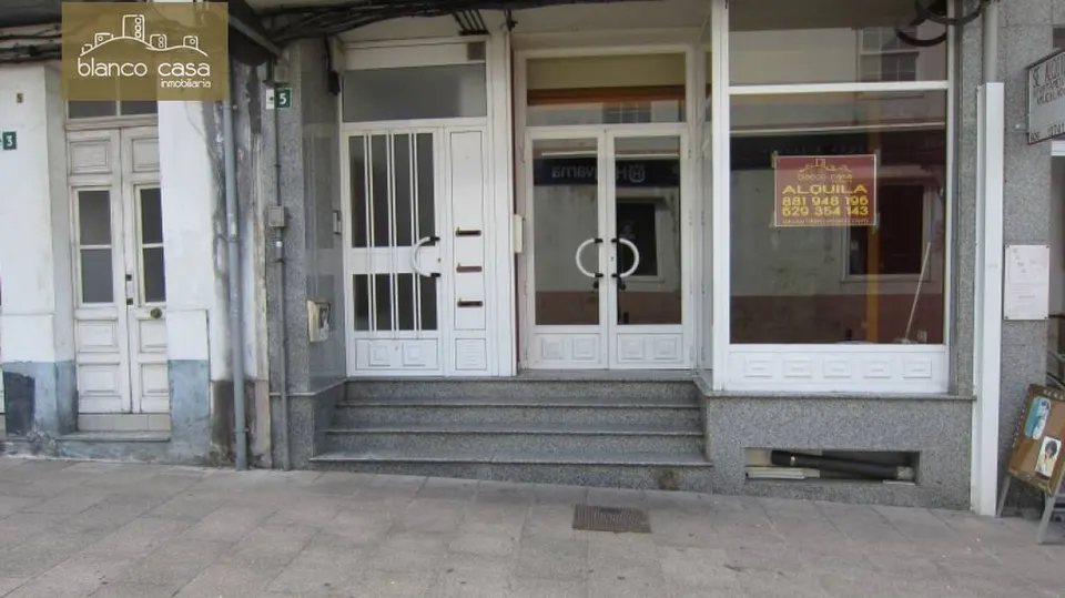 Local comercial de 40m2 en el centro de Carballo