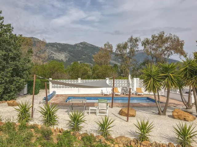 Chalet 3 habitaciones 239m² en venta - South of spain — 46
