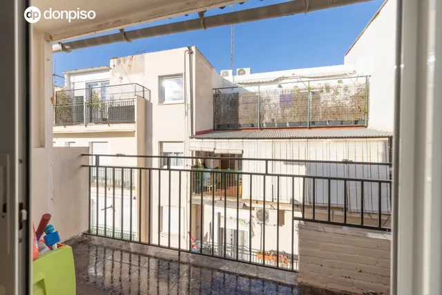 Ático reformado con ascensor, terraza y chimenea, listo para entrar a vivir — 3