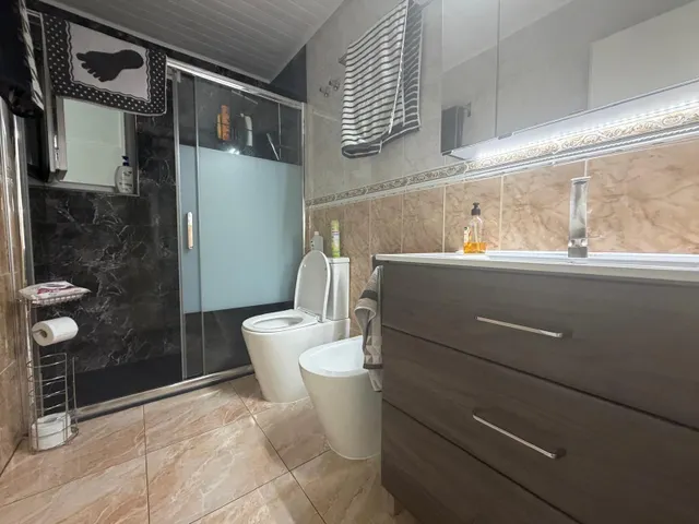 FANTASTICO BUNGALOW DE PLANTA BAJA TOTALMENTE REFORMADO Y CON PISCINA COMUNITARIA — 10