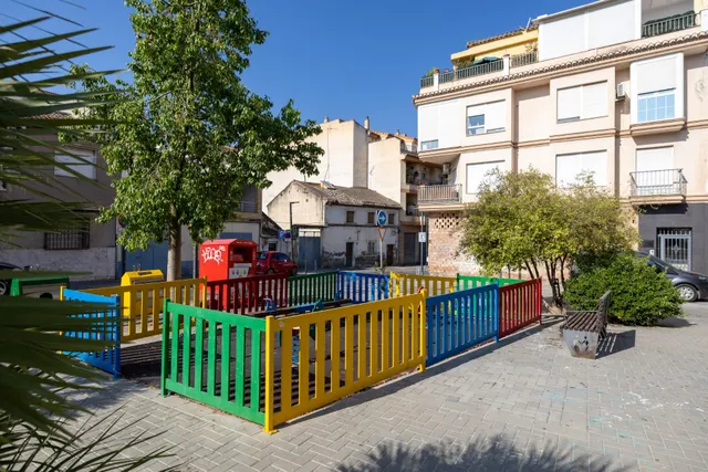 Atención promotores. Casa para derribar y hacer bloque de hasta 720 m2 de obra en Maracena centro — 13