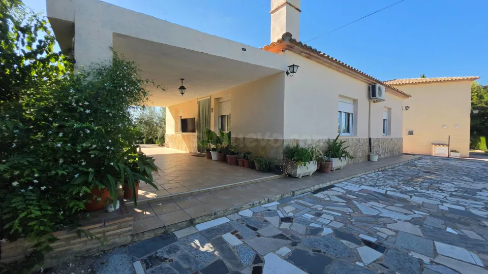 CASA DE CAMPO CERCA DEL CASCO URBANO, EN ONTINYENT