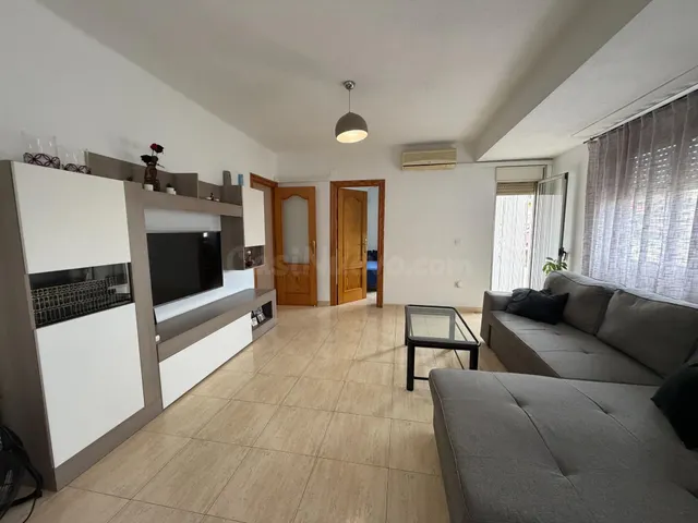 ¡PISO REFORMADO DE 3 habitaciones CON BALCÓN JUNTO AL HOSPIT - foto 4
