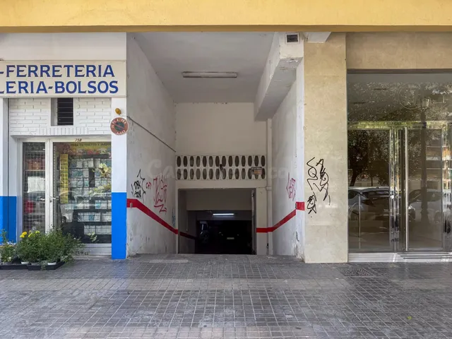 Plaza de garaje en venta en C/Juan Ramón Jiménez (Malilla) - foto 2
