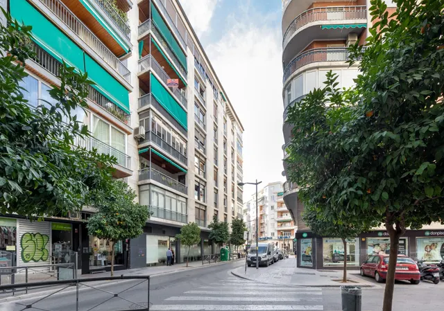 PISO DE 5 DORMITORIOS EN CALLE RECOGIDAS — 11