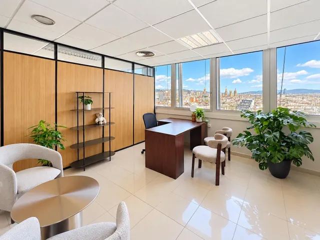 Oficina reformada en la 10.ª planta – Drassanes, Barcelona — 8