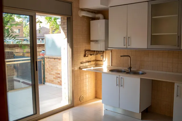 CASA ESQUINERA DE 5 habitaciones EN BARENYS — 17