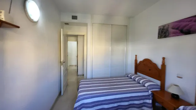 Amplio apartamento de tres dormitorios con vistas panorámicas en Nueva Alcántara. — 35