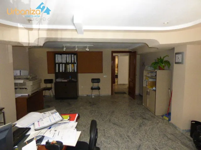 oficina en valdepaillas  totalmente independiente  y luminosa — 5