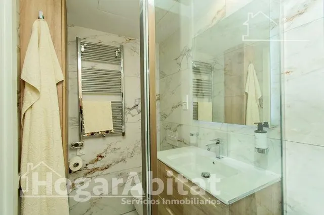 ¡CERCA DE LA PLAYA! PRECIOSO, REFORMADO CON PISCINA, TERRAZA Y GARAJE — 50