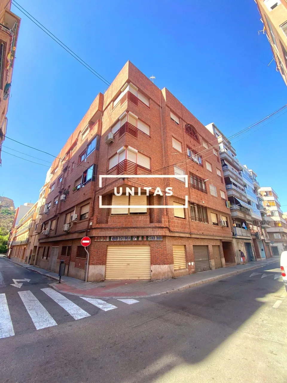 TERCERO CON ASCENSOR