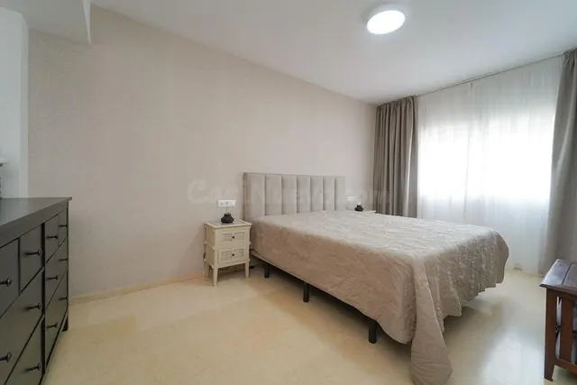 Ático de Elviria: Un Refugio Exclusivo en Marbella - foto 5