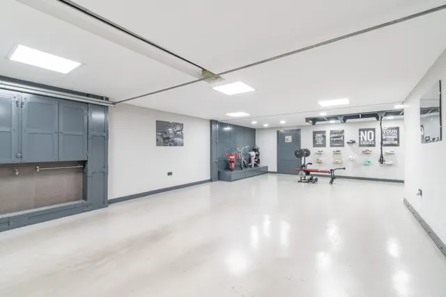 ¡Descubre el hogar de tus sueños en este espectacular chalet independiente! — 29