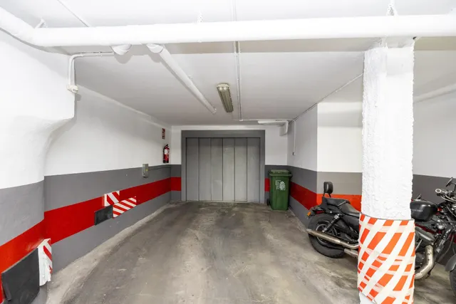 Barrio del Realejo. Sacamos a la venta dos plazas de garaje para coche muy grande. — 14