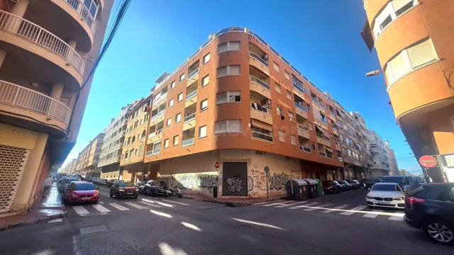Ático de 3 Dormitorios con Piscina Comunitaria a 500 m de la