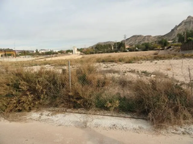 TERRENO VALLADO — 2