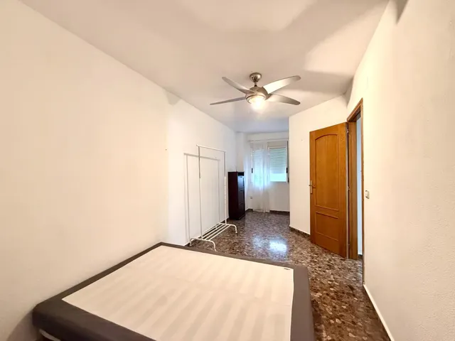 Piso de 4 habitaciones en alquiler en Torrent — 7