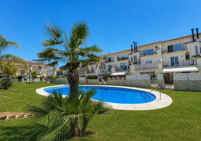 Casa en venta en Av. Cami dels Capellans de Sitges - foto 2