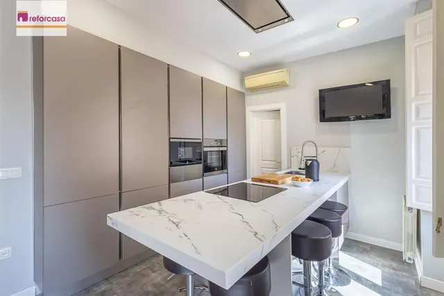Exclusivo Piso Dúplex en el Corazón de Granada — 8