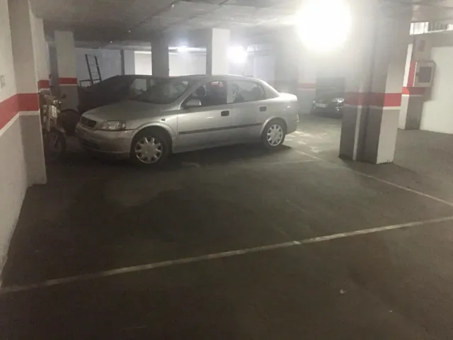 REBAJAS!!! PLAZAS DE GARAJE EN ZONA UNIVERSIDAD! — 2