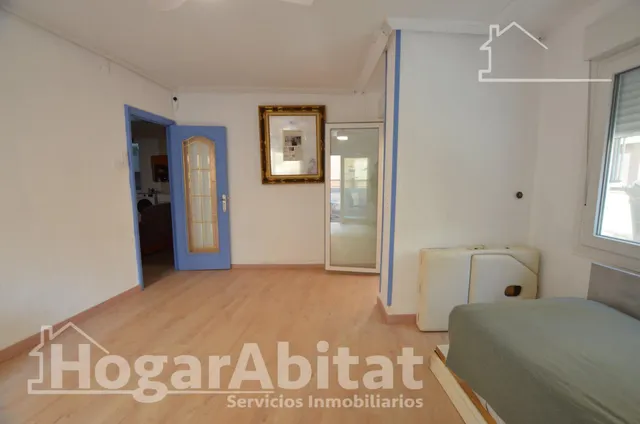¡Alicante centro! amplio, bonito y esquinero con balcón — 15