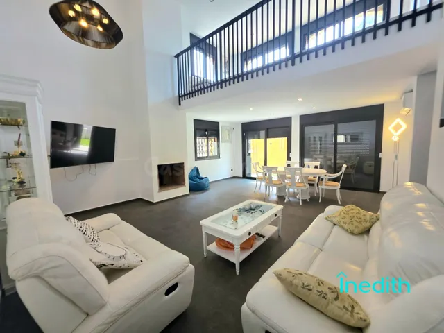 Preciosa casa con piscina toda reformada en la exclusva urba - foto 3