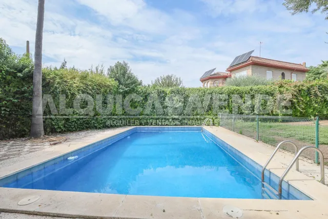 Exclusiva villa de lujo en Simón Verde: 1.150 m2 de parcela privada, gran piscina y bodega, a un paso de Sevilla. — 8