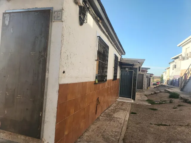 Casa de 3 dormitorios con patio en Badajoz