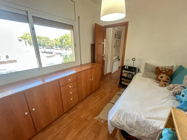Chalet esquinero con apartamento independiente y piscina en Sant Pere de Ribes — 23