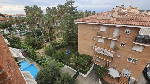 ÁTICO A LA VENTA EN EL CENTRO DE PINEDA DE MAR Y PISCINA COMUNITARIA — 19