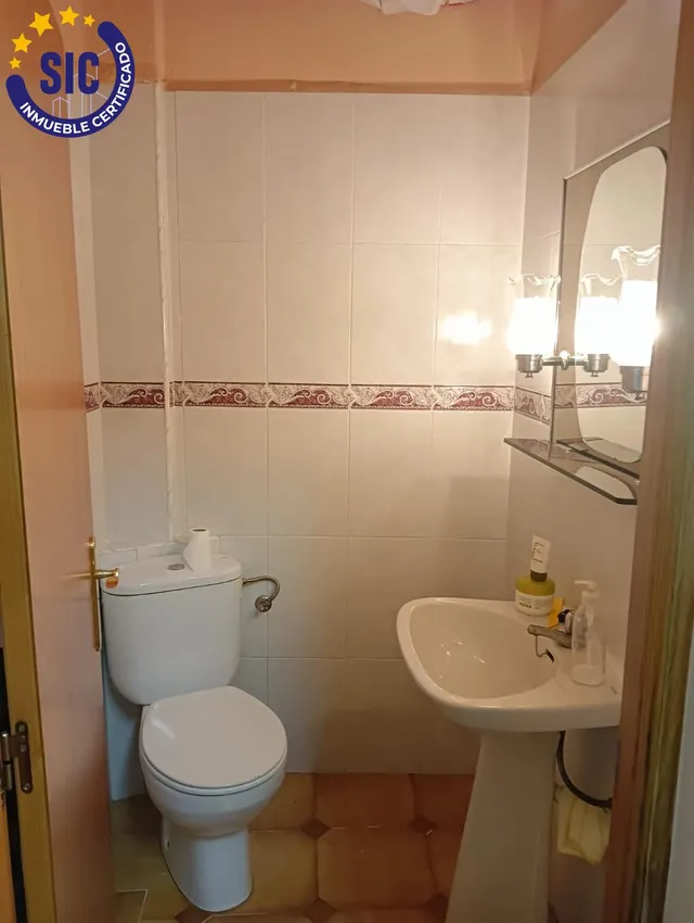 LOCAL COMERCIAL EN PROCESO DE CAMBIO A VIVIENDA CON PLAZA DE GARAJE — 6