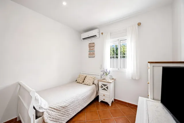 Chalet ideal para vivir todo el año, en la entrada de Chiclana. — 45
