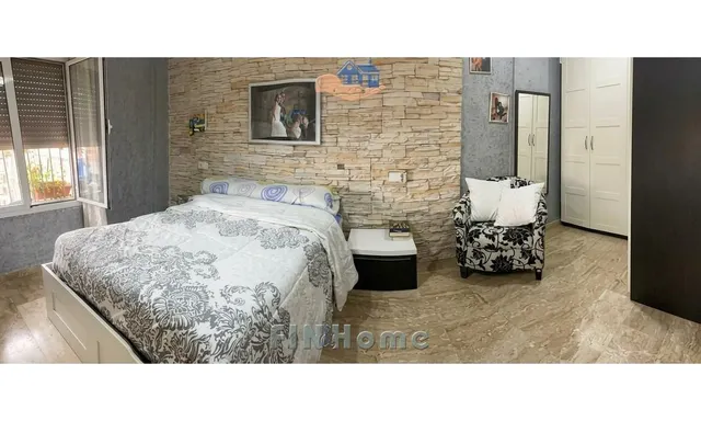 Dúplex en venta en Dos Hermanas, Sevilla. Amplio adosado de  - foto 2