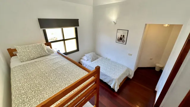 Chalet independiente con 5.318 m2 de parcela y vistas al mar en Candelaria — 32