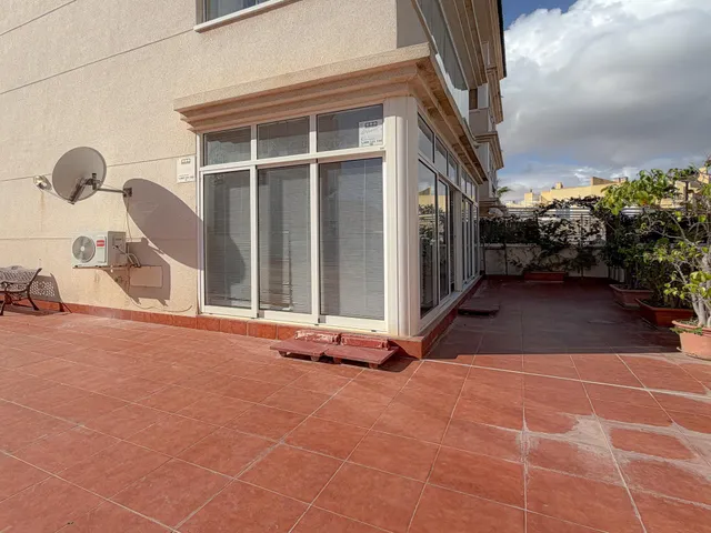 Parquemar! Exclusivo y Único, apartamento tipo bungalow con Colosal Terraza privada en urbanización privilegiada con preciosa piscina comunitaria (400 mts playa) — 32