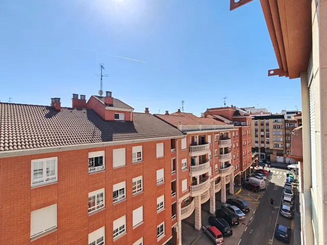 Vivienda exterior con terraza y excelente relación calidad-precio en Palencia — 13