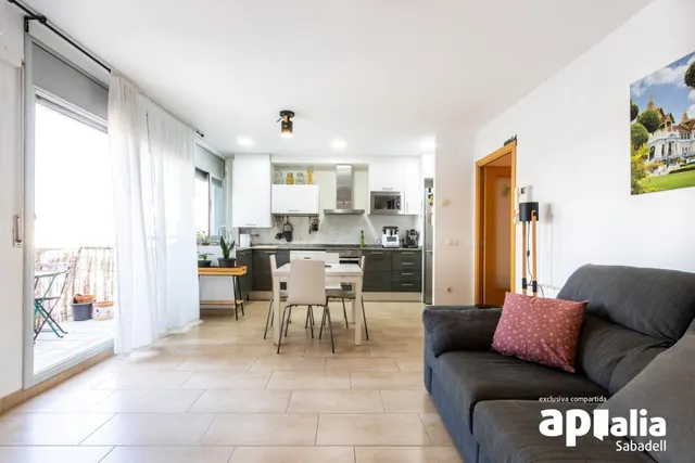 Ático dúplex de 120 m2 con terraza íntima y vistas despejada