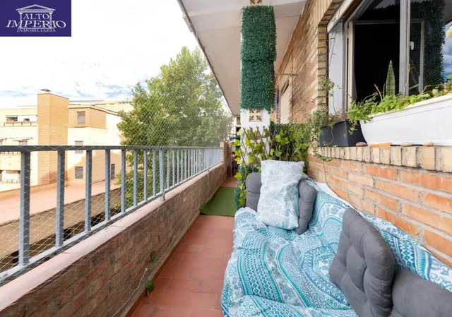 En Venta Piso de 4 dormitorios con ascensor, ideal para refo